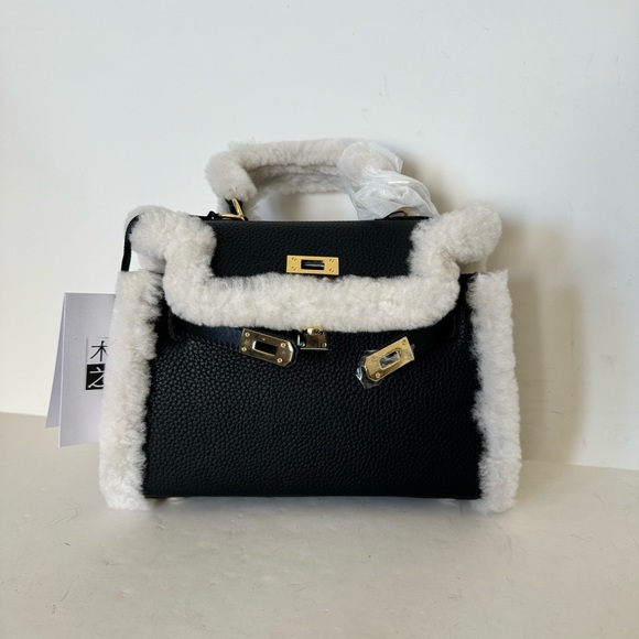 Black Teddy Shearling Fur Trimmed 22 Belted Leather Bag Top Handle Satchel B1 - Picture 10 of 16